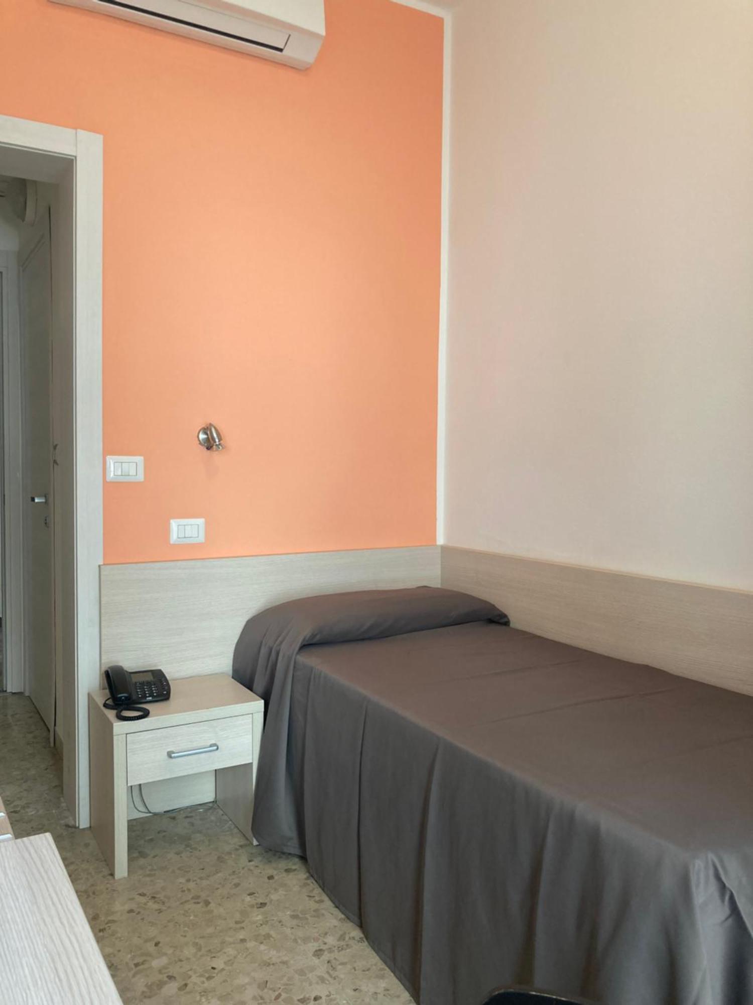 Hotel Villa Trieste Sirmione Quarto foto