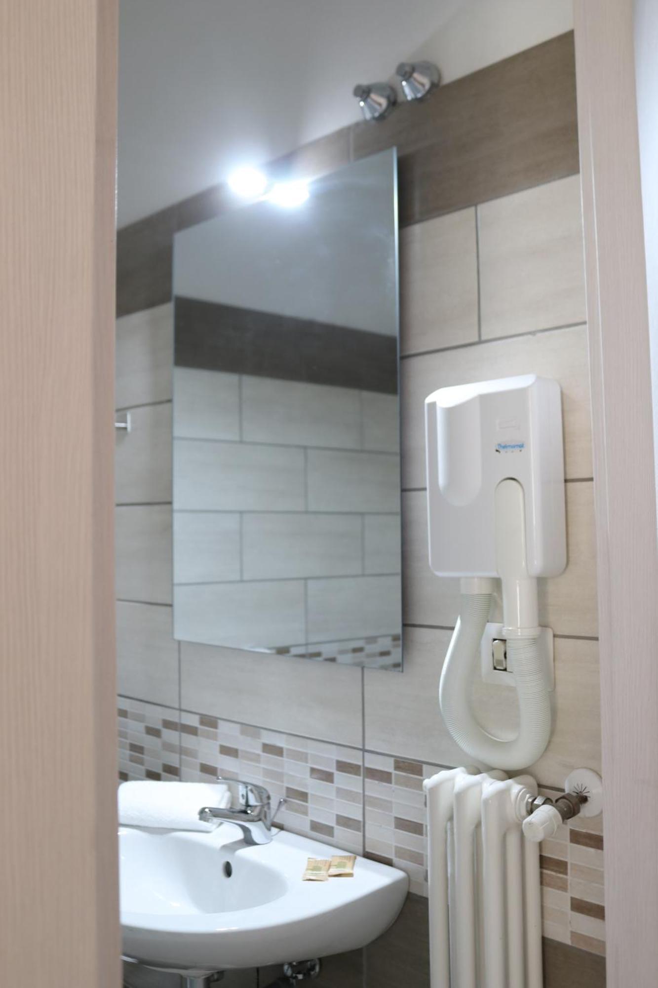 Hotel Villa Trieste Sirmione Quarto foto