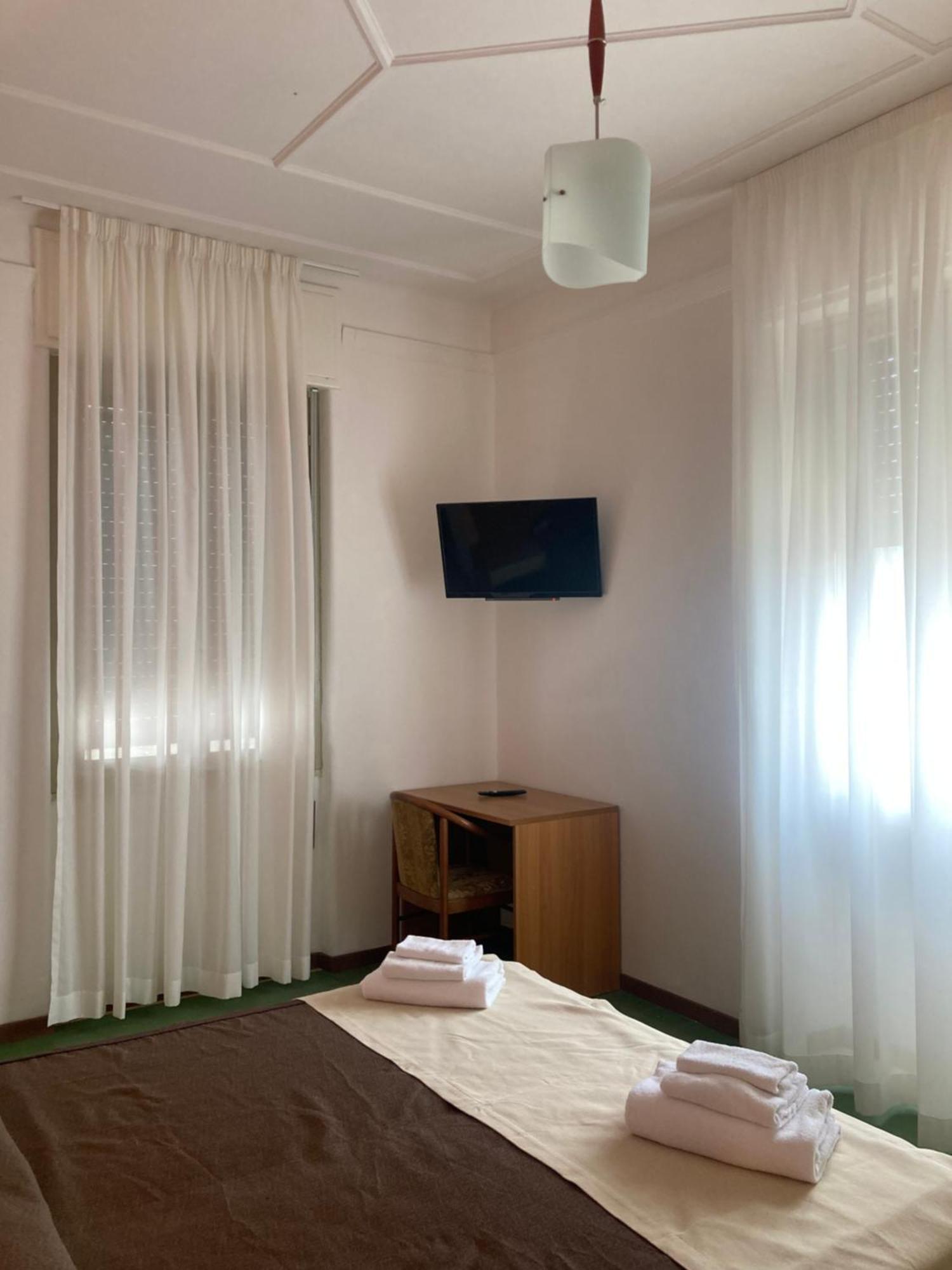Hotel Villa Trieste Sirmione Quarto foto